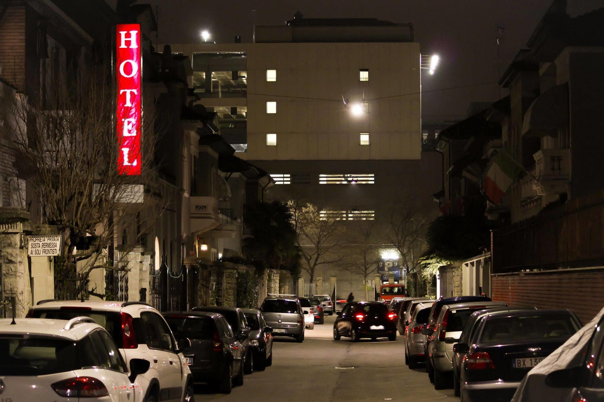 Hotel Rossovino Milano Buitenkant foto