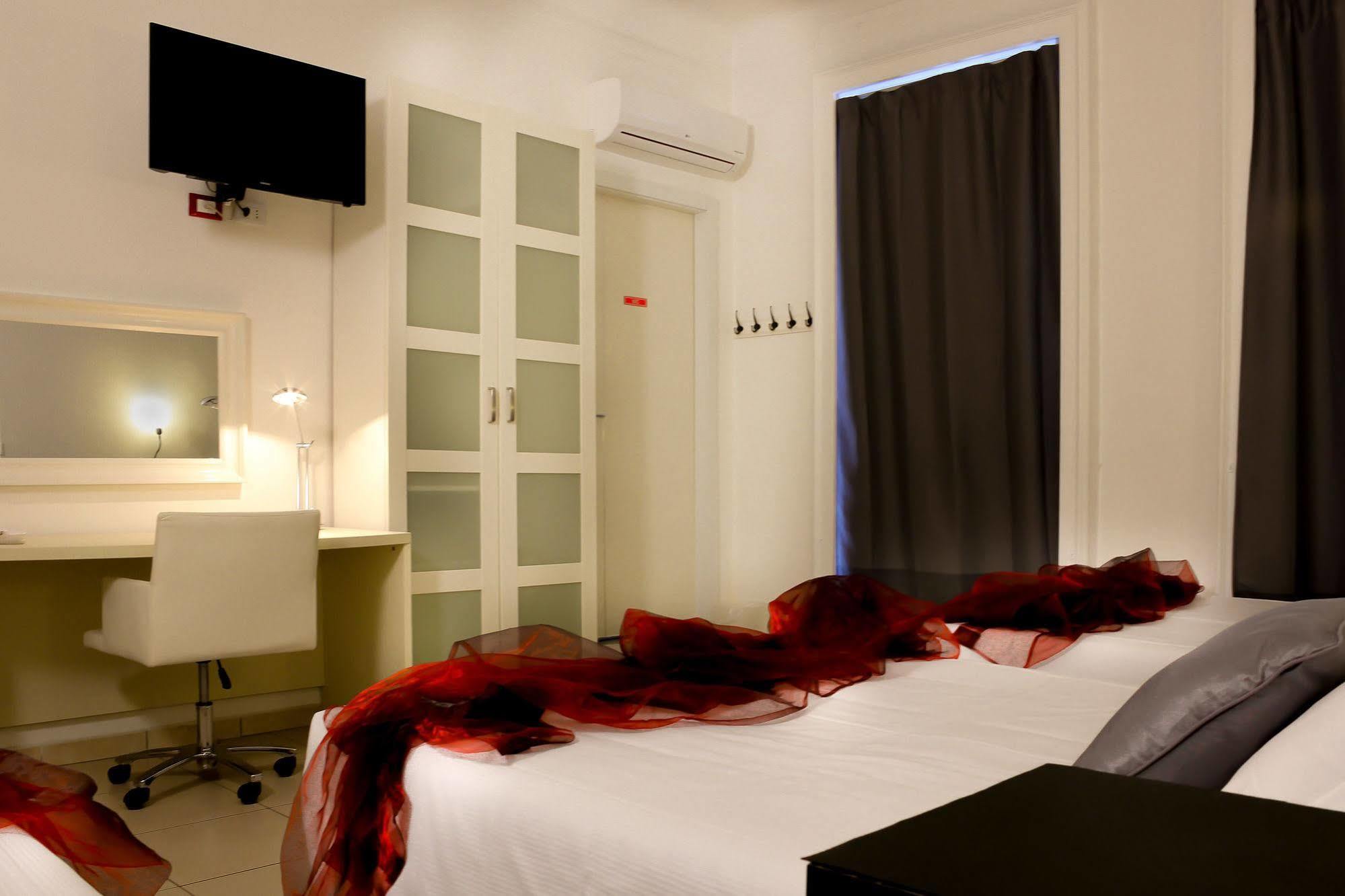 Hotel Rossovino Milano Buitenkant foto